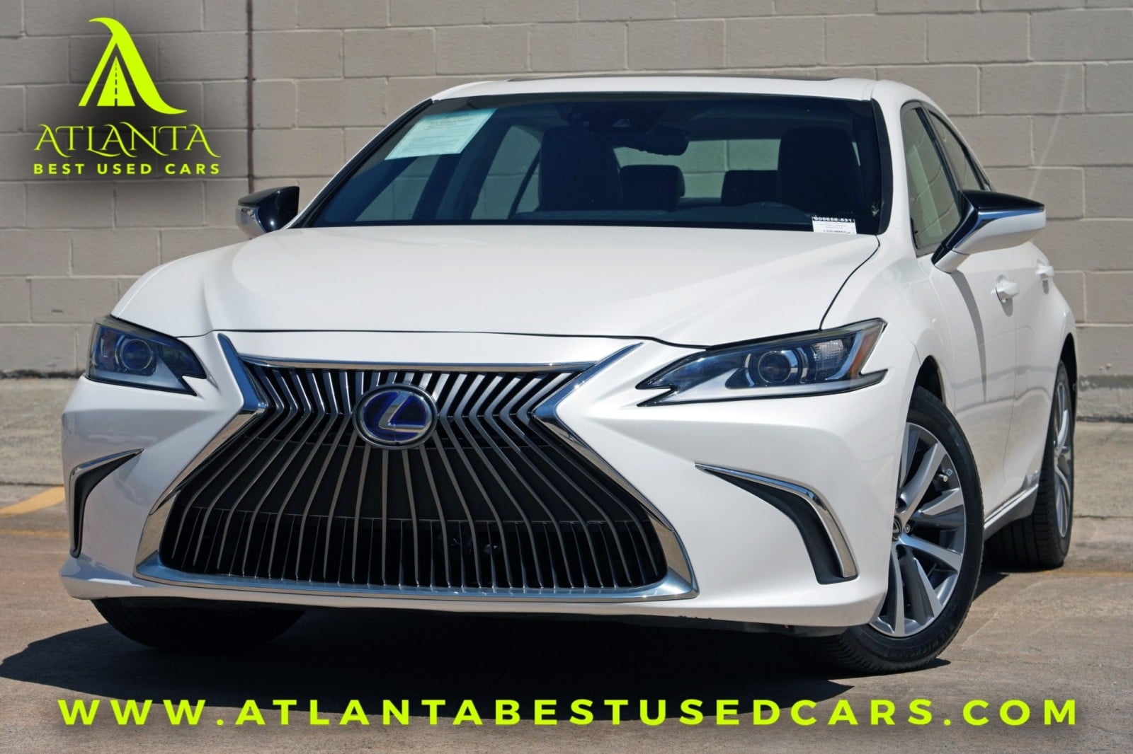 2021 Lexus ES 300h 300h's photo