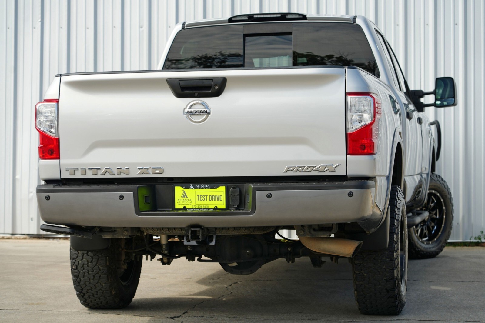 2019 Nissan Titan PRO-4X photo 2