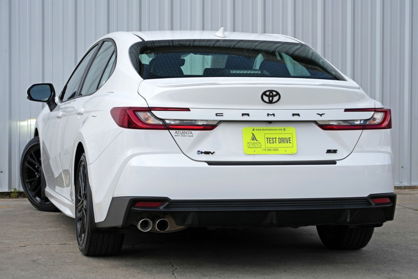 2025 Toyota Camry SE photo 4