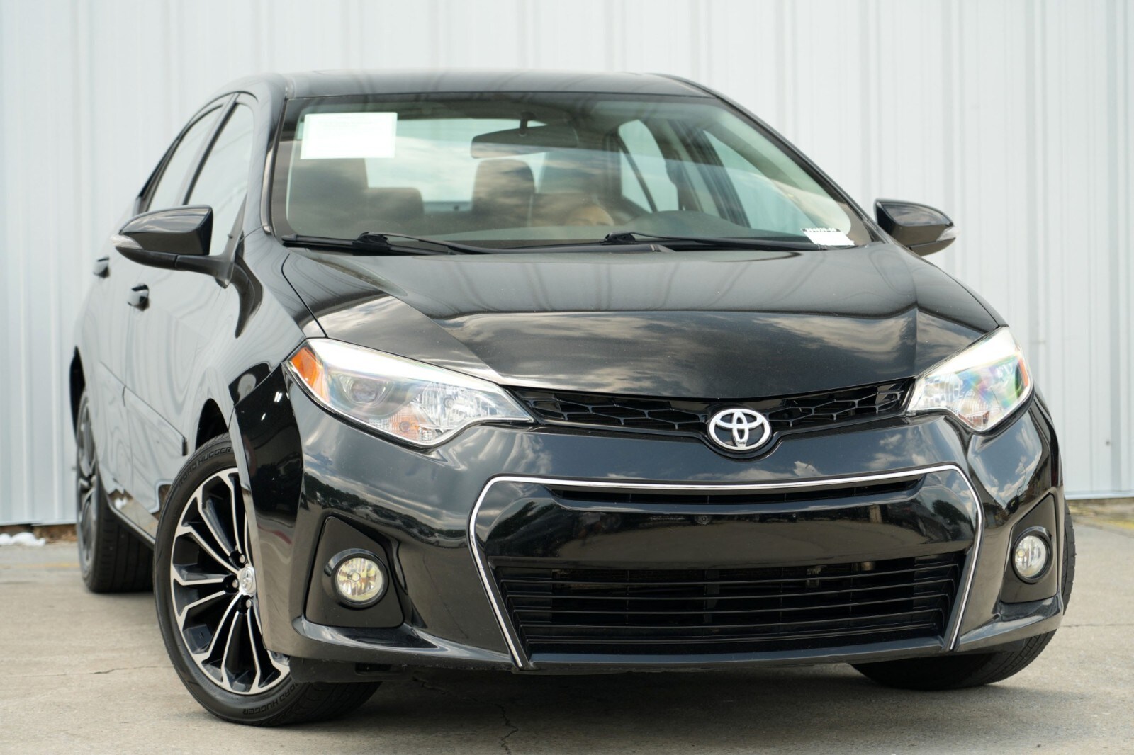2016 Toyota Corolla Plus photo 2