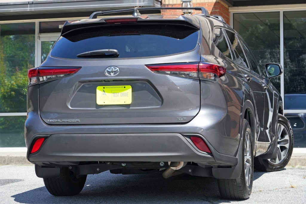 Used 2021 Toyota Highlander XLE SUV
