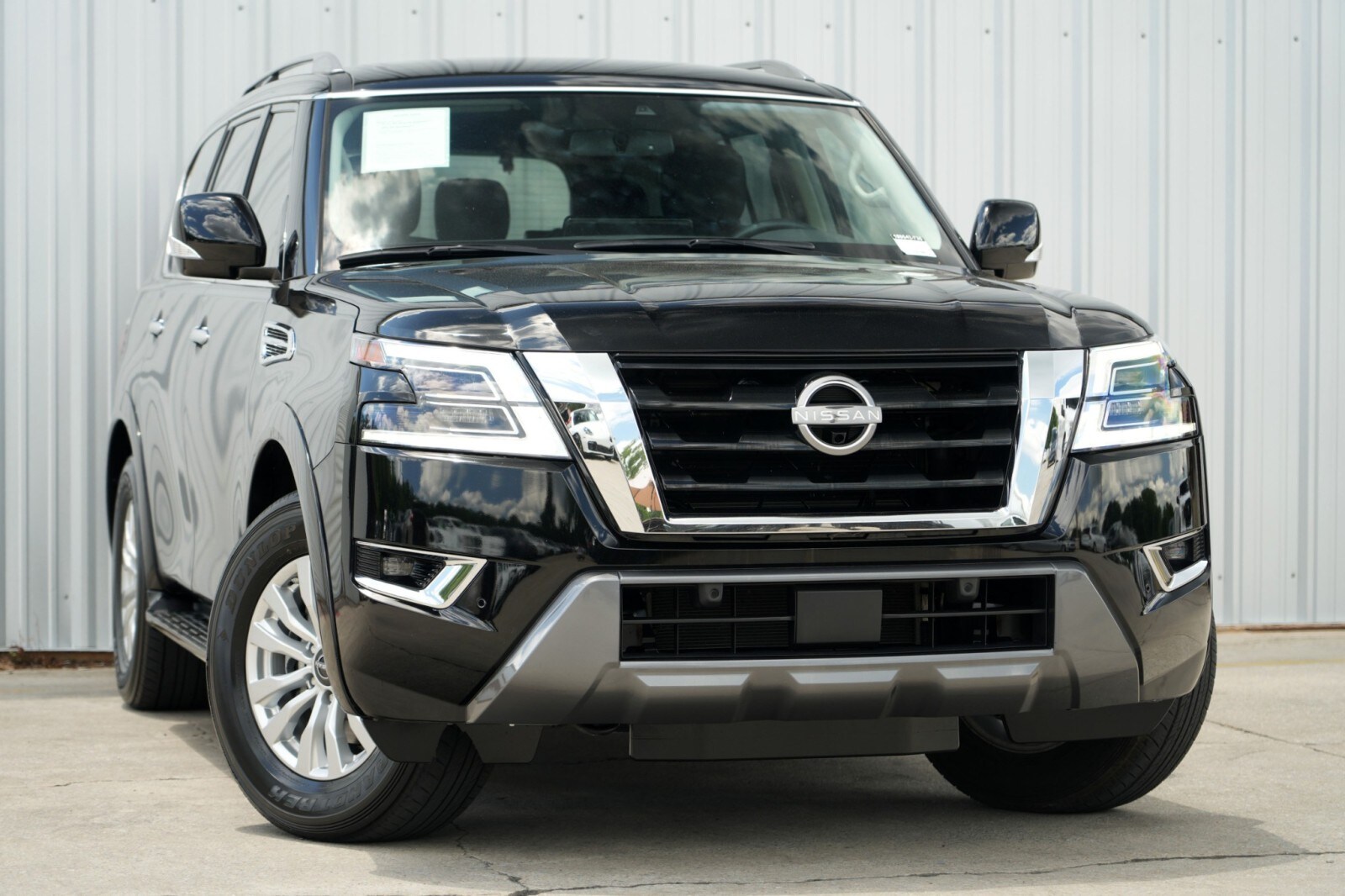 2023 Nissan Armada SV photo 2