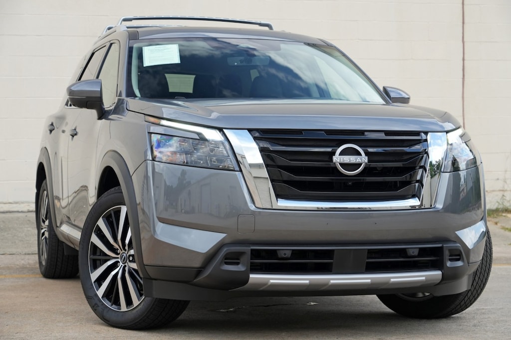 Used 2025 Nissan Pathfinder Platinum SUV