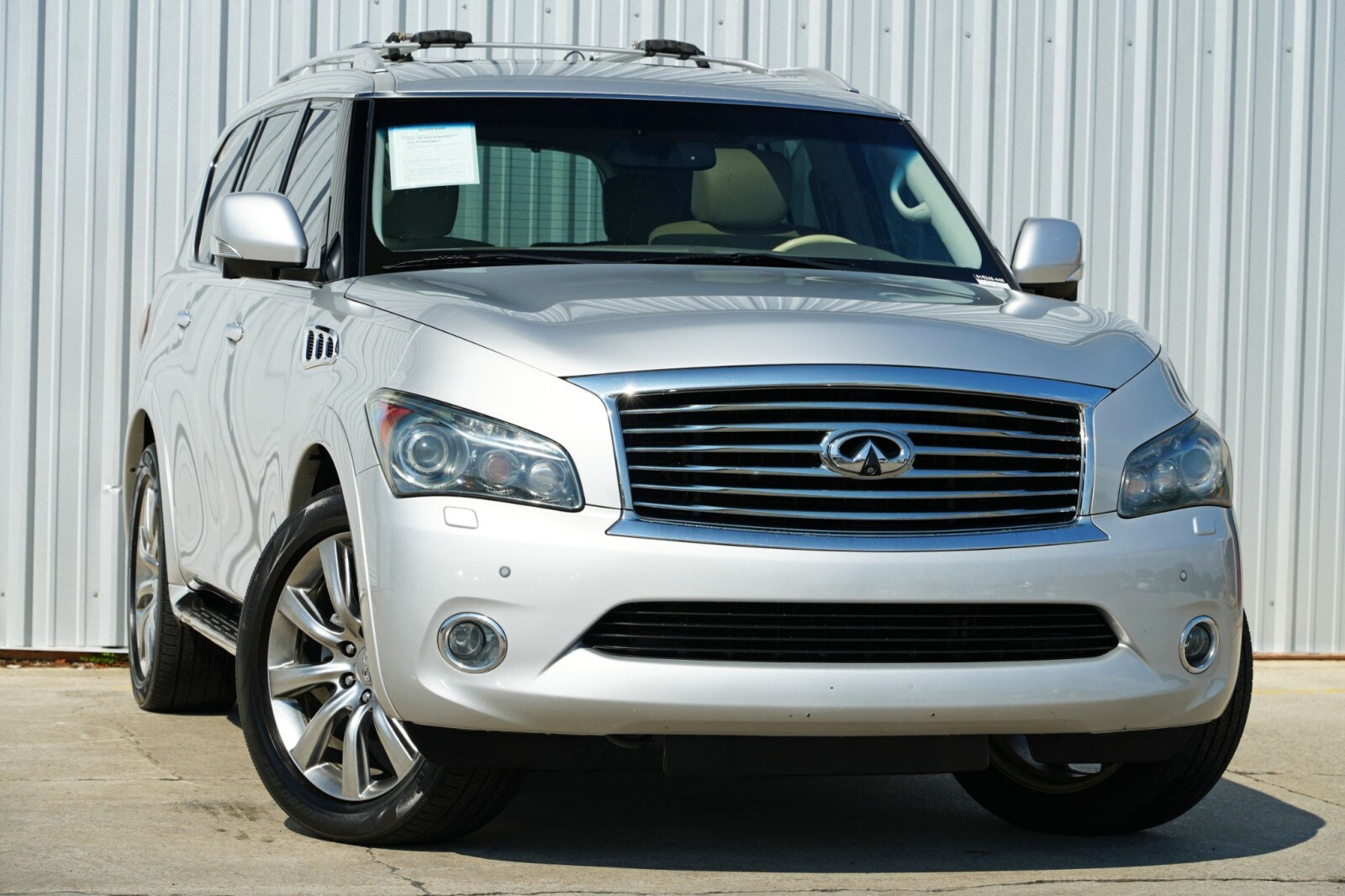 2012 Infiniti QX56 photo 2
