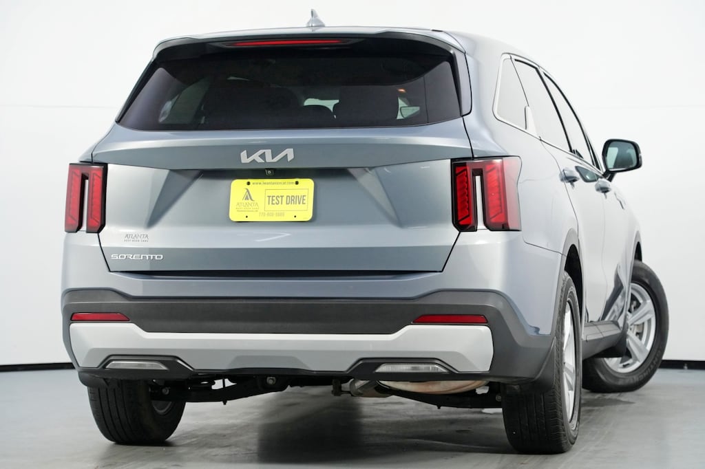 Used 2024 Kia Sorento LX SUV