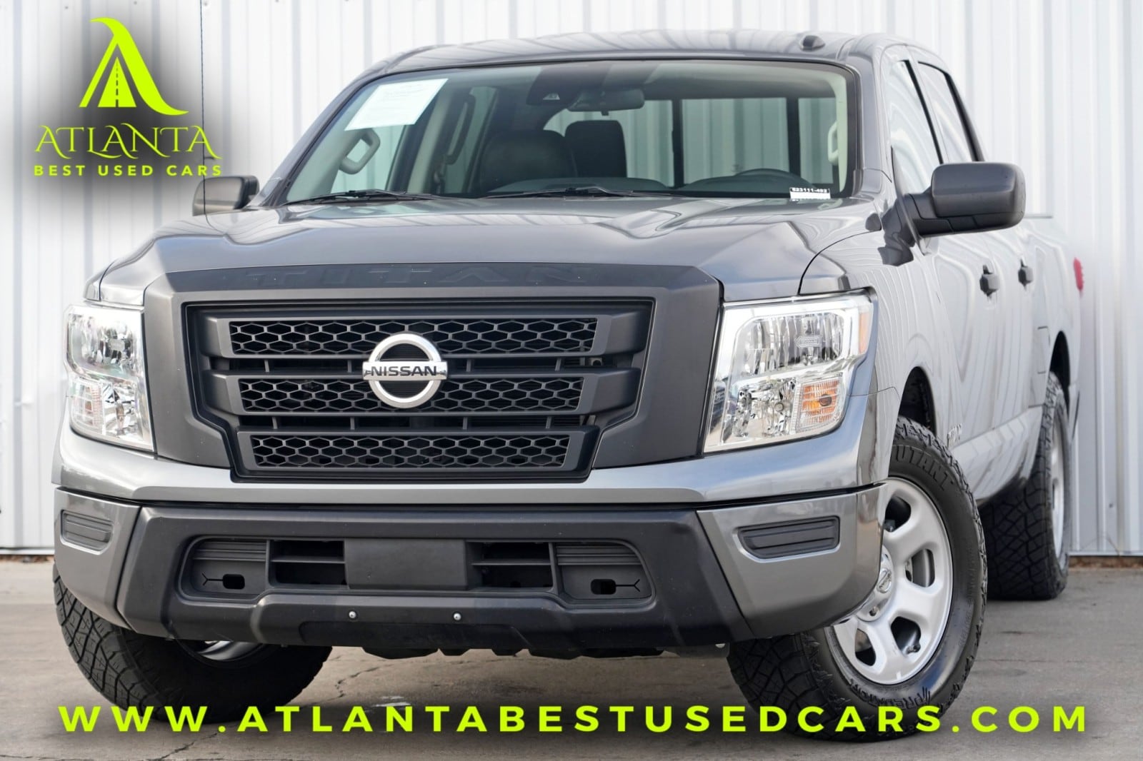 2021 Nissan Titan S's photo