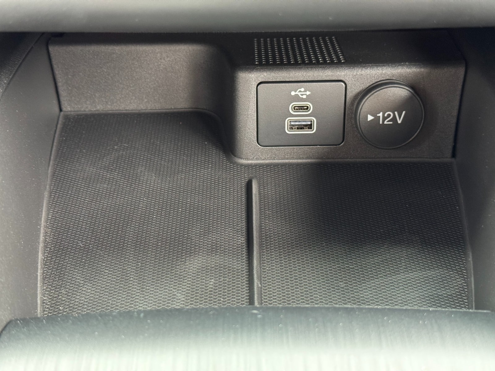 2024 Ford Escape ST-Line Select - Photo 27