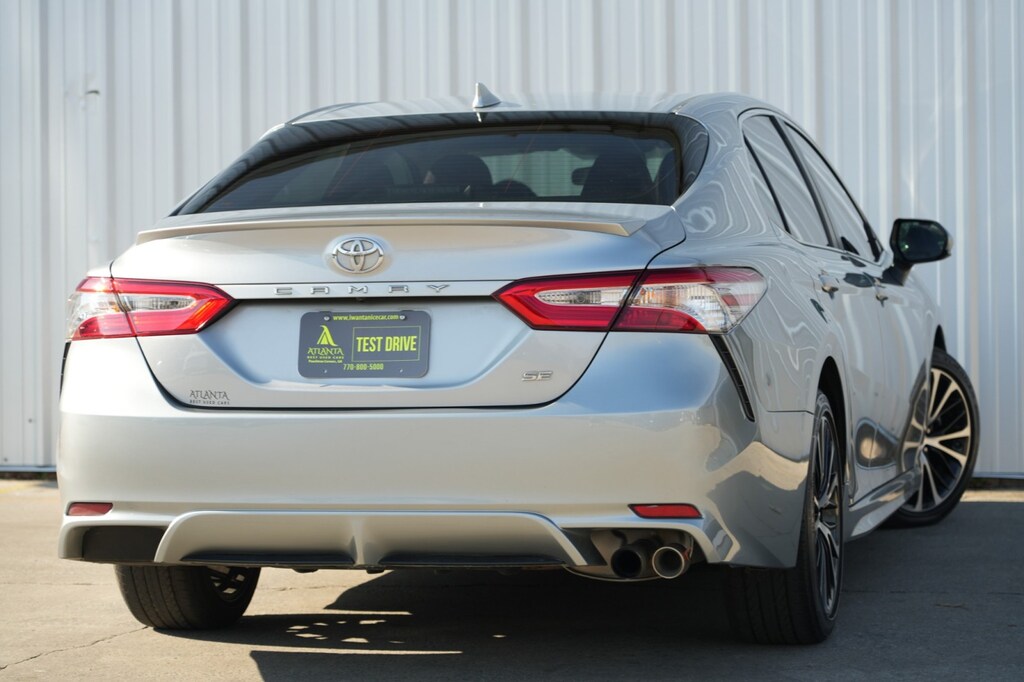 Used 2019 Toyota Camry SE Sedan