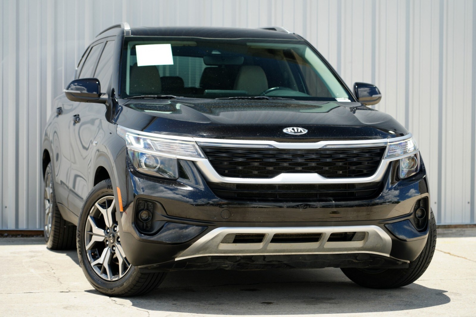 2021 Kia Seltos EX photo 2