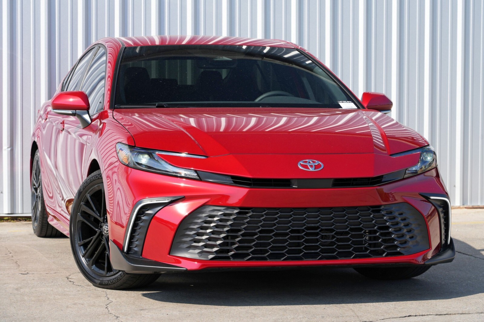 2025 Toyota Camry SE photo 2