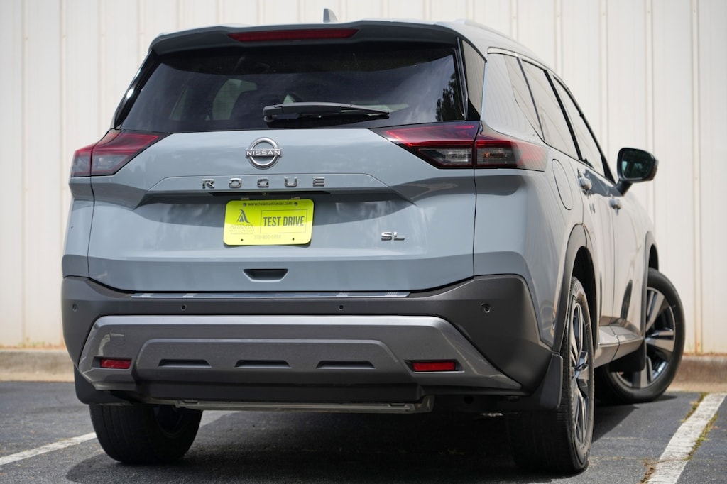 Used 2023 Nissan Rogue SL w/ Premium Package SUV