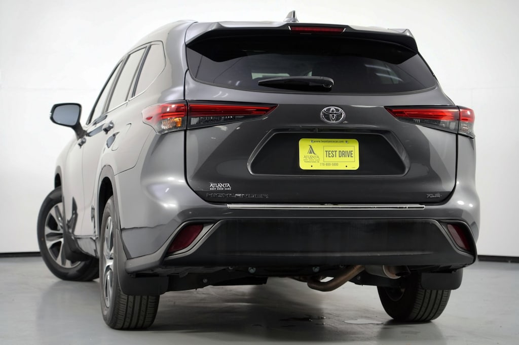 Used 2023 Toyota Highlander XLE SUV