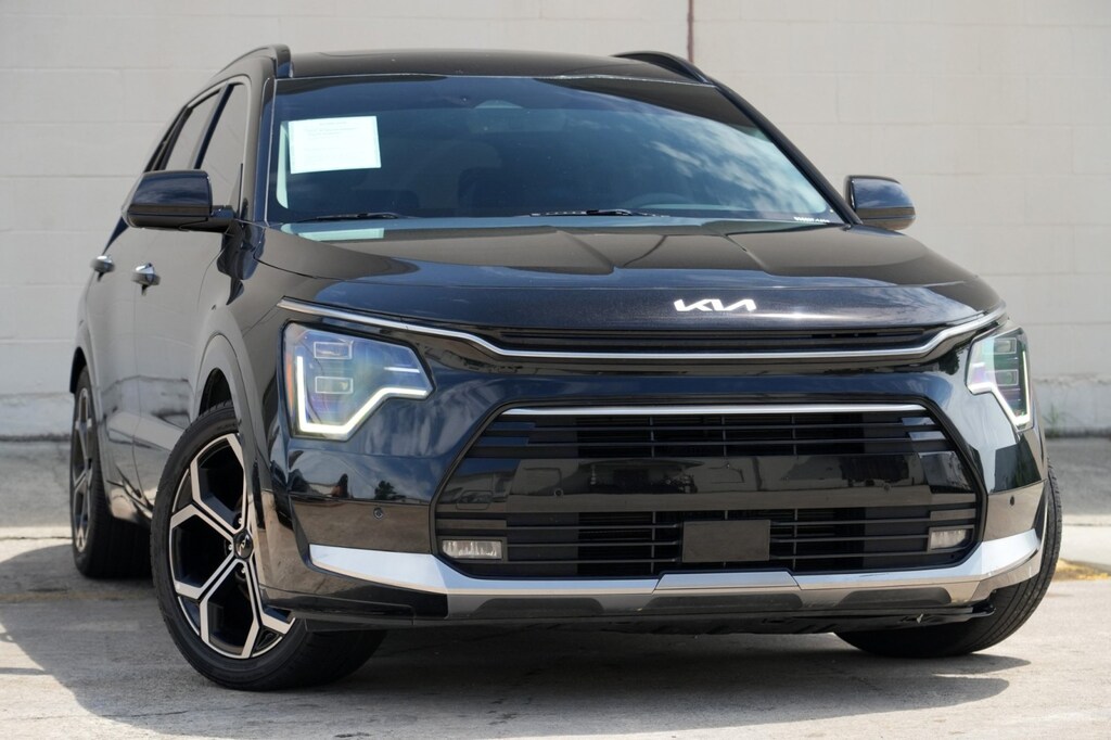 Used 2023 Kia Niro SX Touring SUV