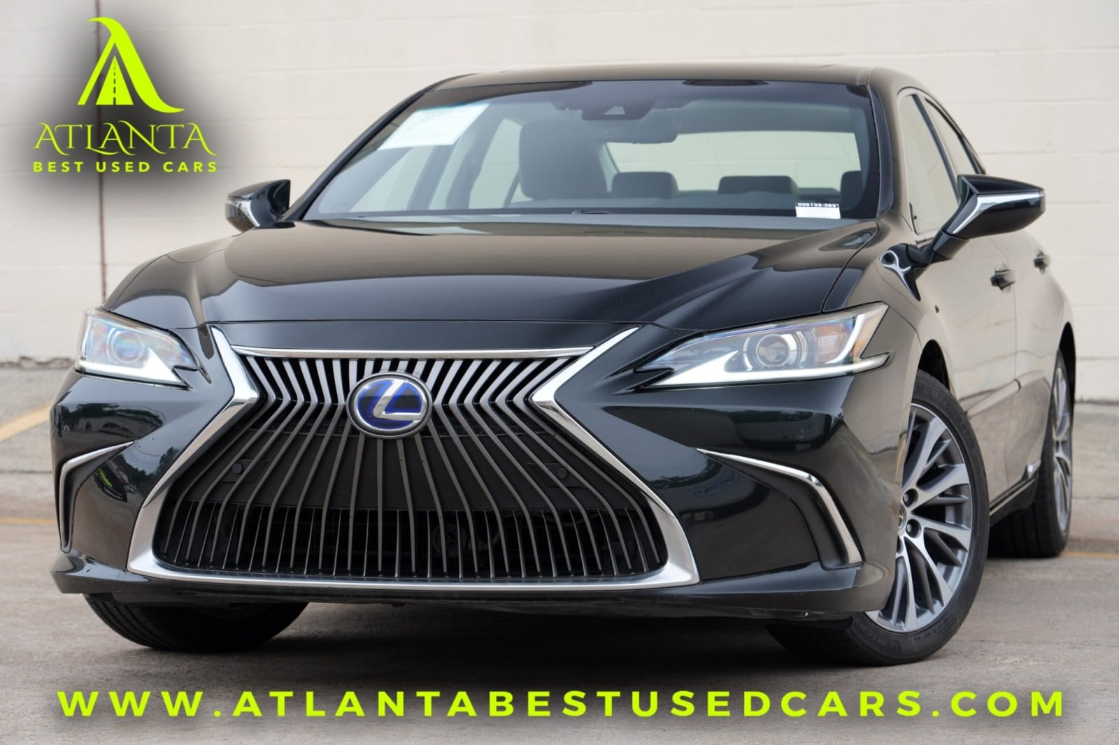 2021 Lexus ES 300h 300h's photo