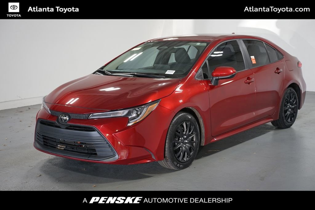 2024 Toyota Corolla LE's photo