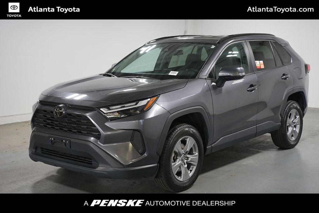 2024 Toyota RAV4 XLE FWD's photo