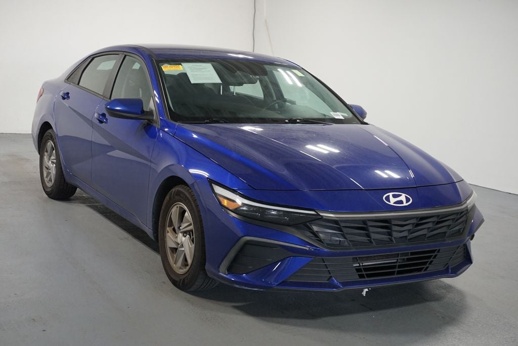 Used 2024 Hyundai Elantra SE Sedan