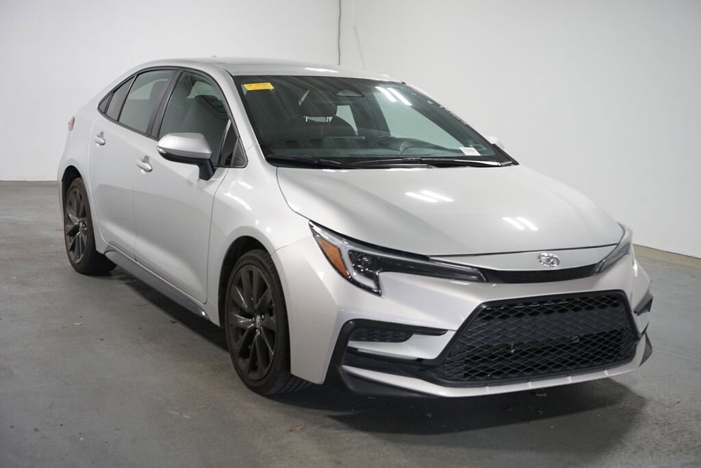 Used 2024 Toyota Corolla SE Sedan