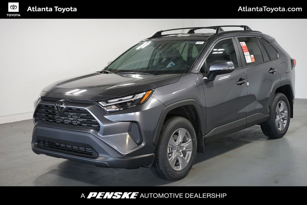 2025 Toyota RAV4 XLE's photo