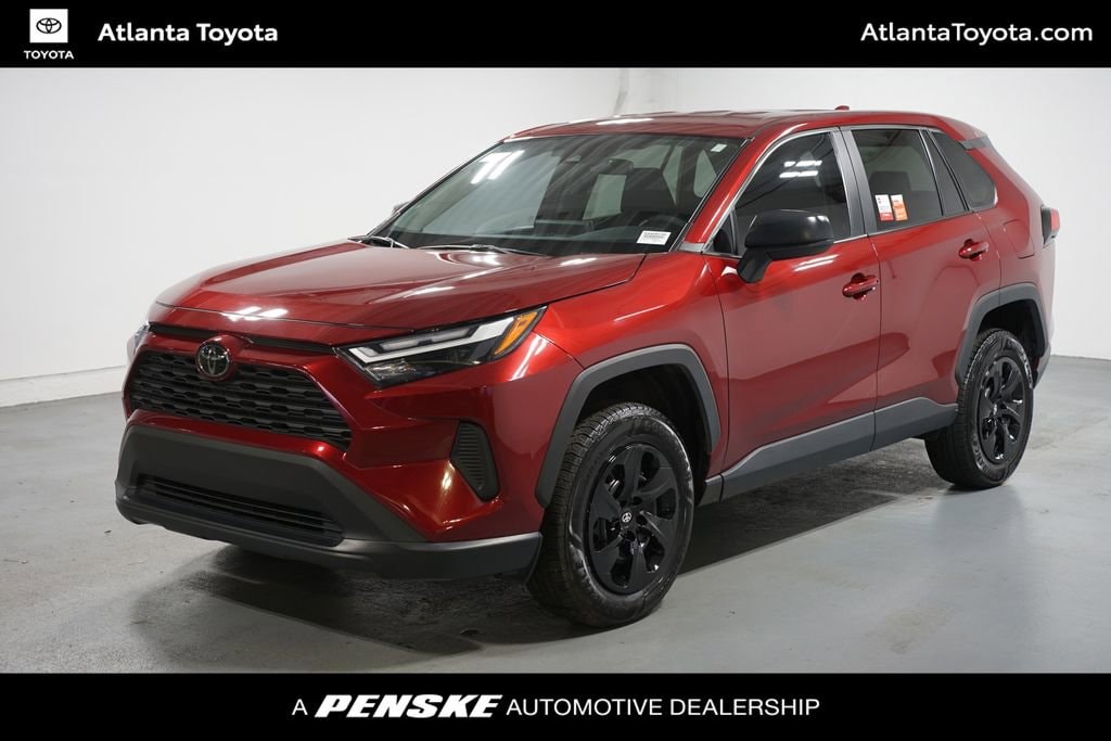 2024 Toyota RAV4 LE's photo