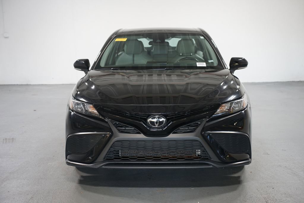 2024 Toyota Camry SE photo 2