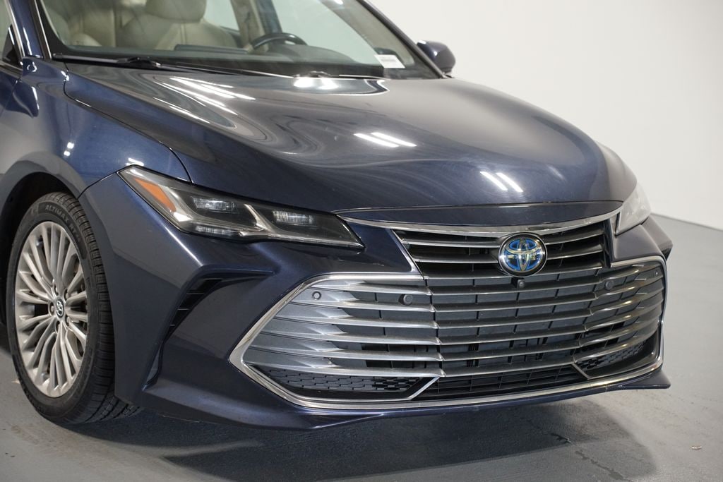 Used 2019 Toyota Avalon Hybrid Limited Sedan