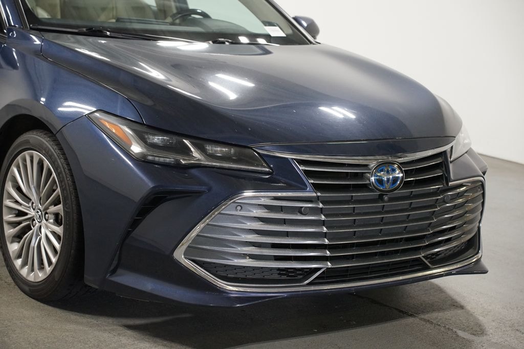 Used 2019 Toyota Avalon Hybrid Limited Sedan