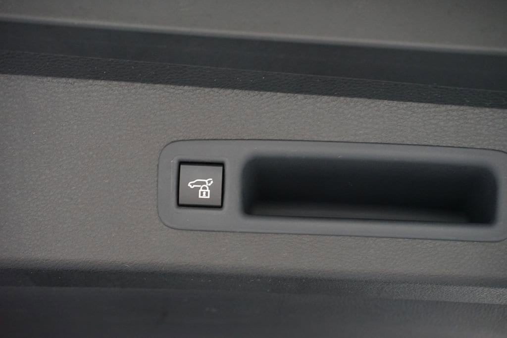 2025 Toyota Sienna Platinum - Photo 39