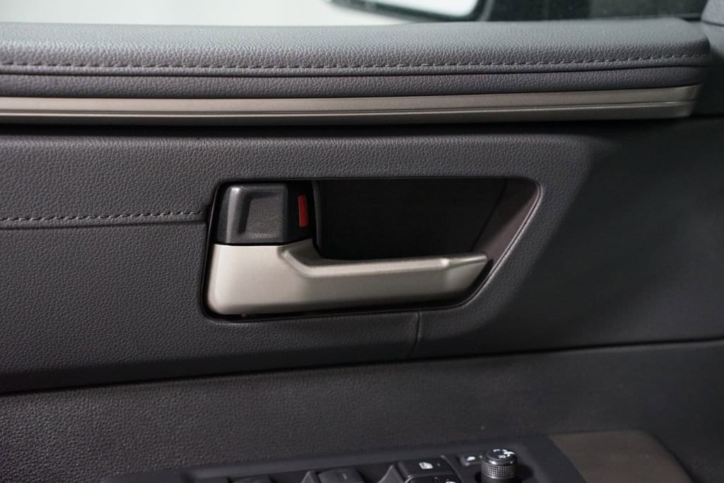 2025 Toyota Tundra Limited - Photo 35