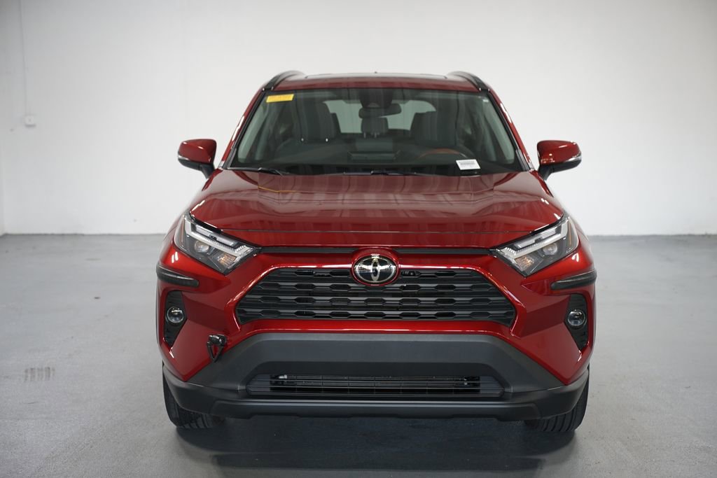 2024 Toyota RAV4 XLE photo 2