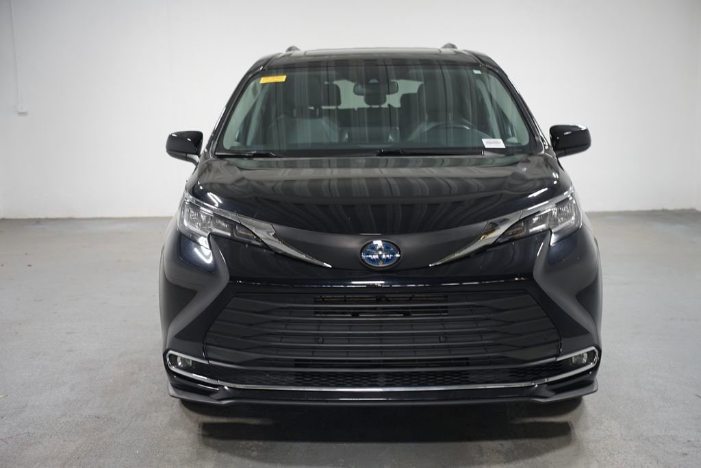 Certified 2023 Toyota Sienna XLE with VIN 5TDYRKEC2PS165336 for sale in Duluth, GA