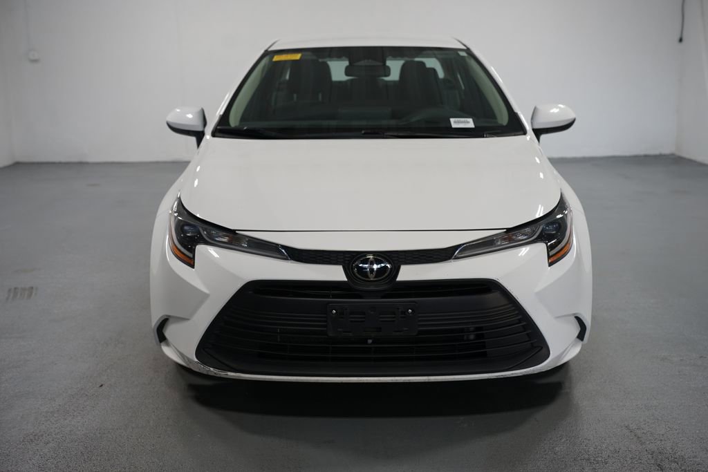 2023 Toyota Corolla LE photo 2