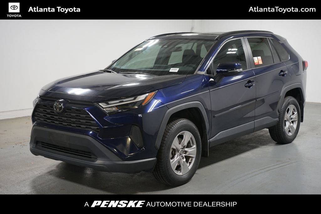 2023 Toyota RAV4 XLE FWD's photo