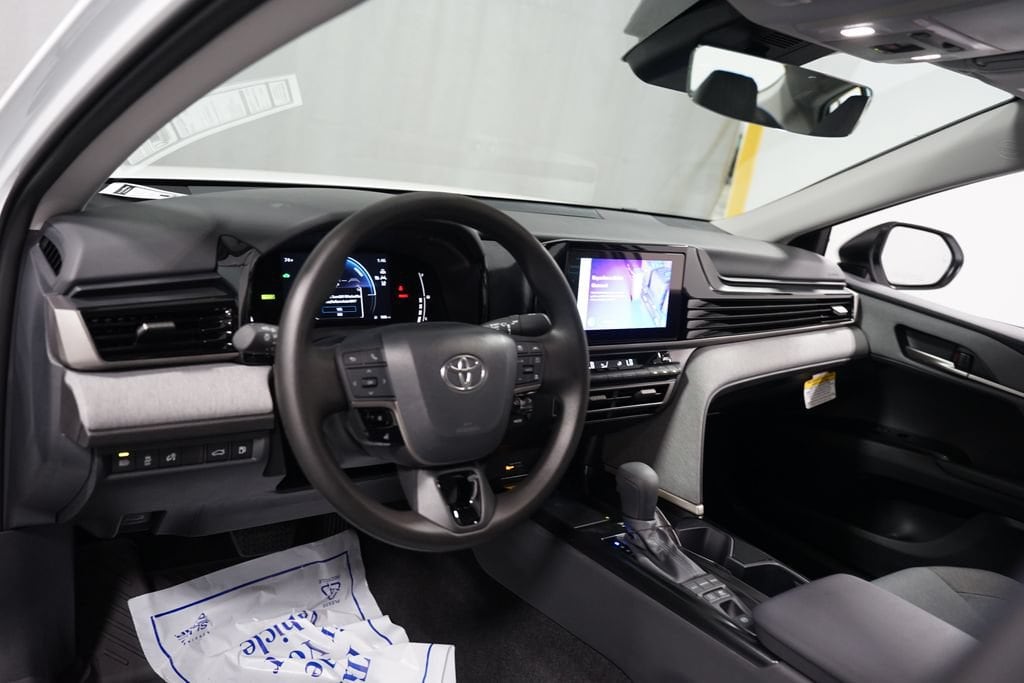 2026 Toyota Camry LE - Photo 11