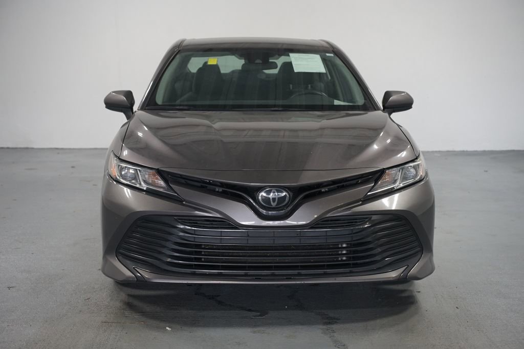 2020 Toyota Camry LE photo 2
