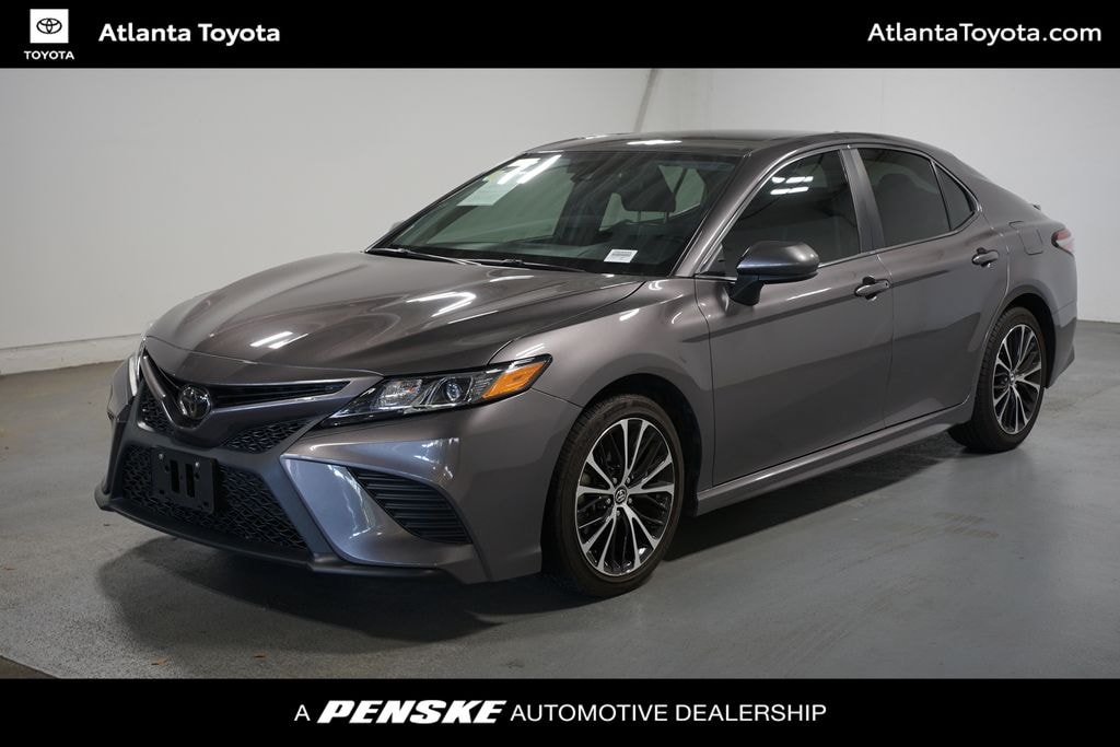 Used 2019 Toyota Camry SE Sedan