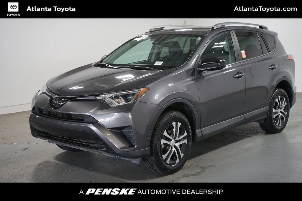 2018 Toyota RAV4 LE's photo