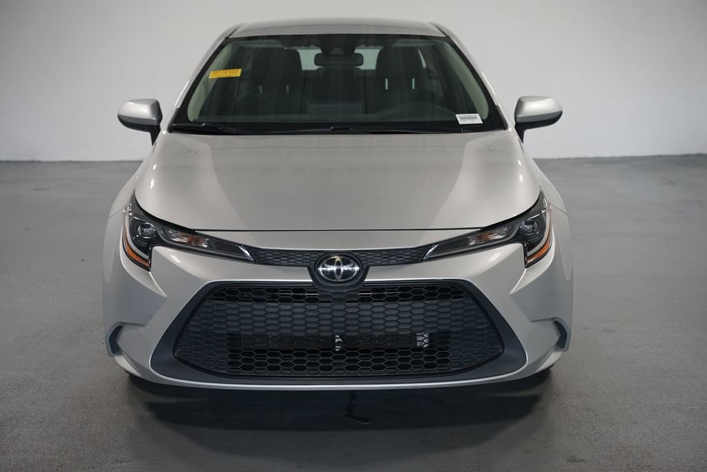 2022 Toyota Corolla LE photo 2