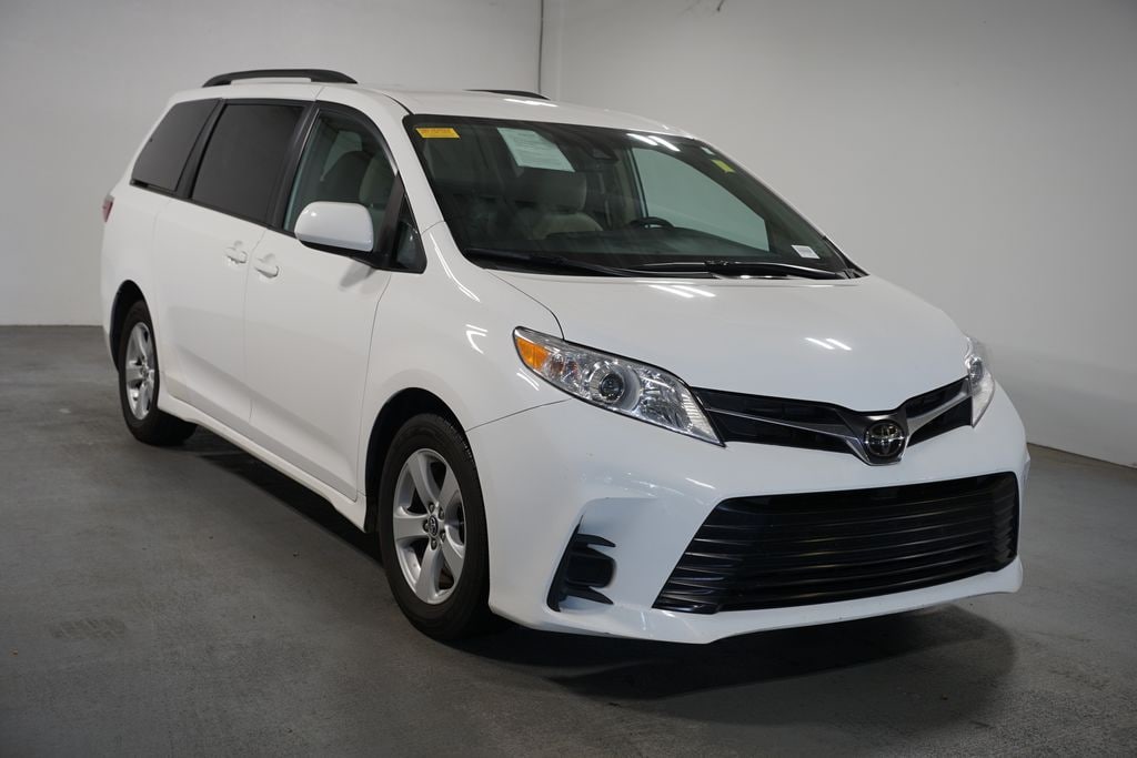 Used 2019 Toyota Sienna LE Minivan/Van