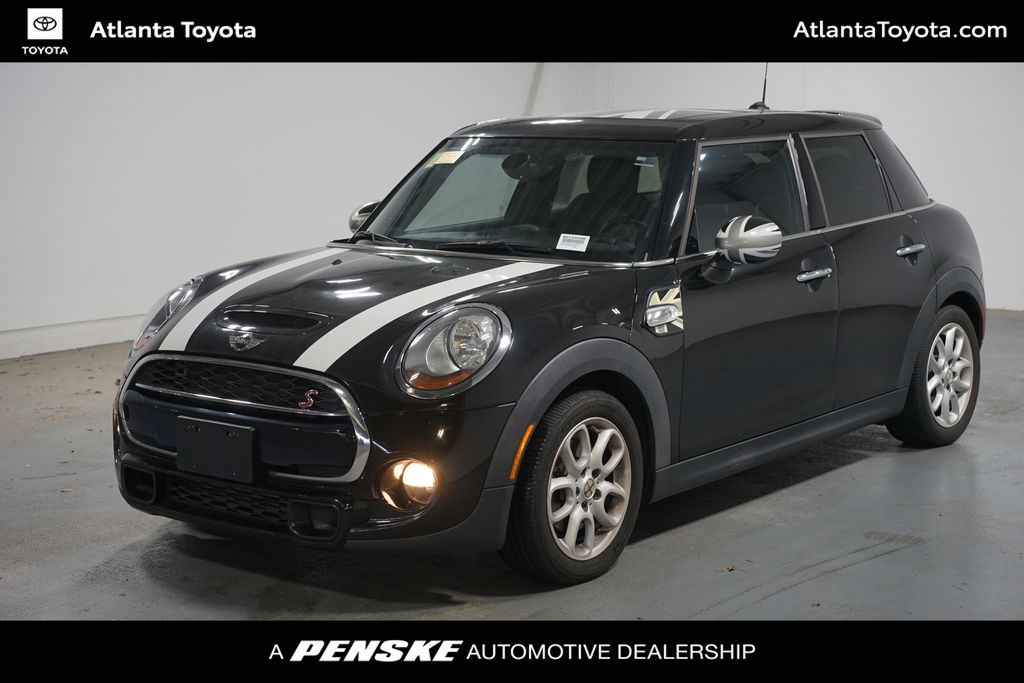 2016 MINI Cooper S 4 Door's photo