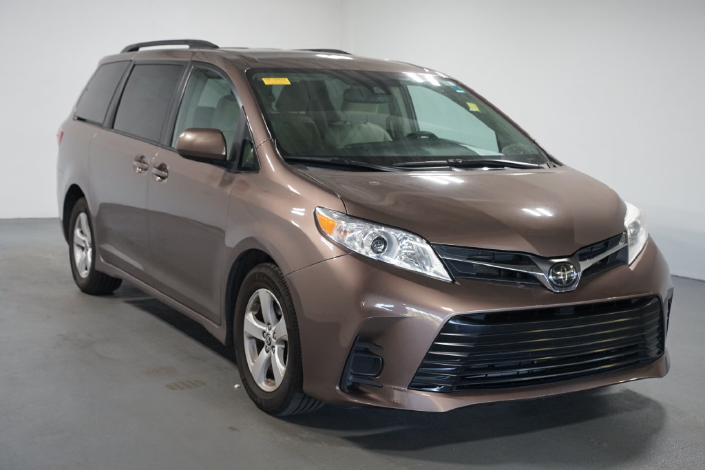 Used 2020 Toyota Sienna LE Minivan/Van