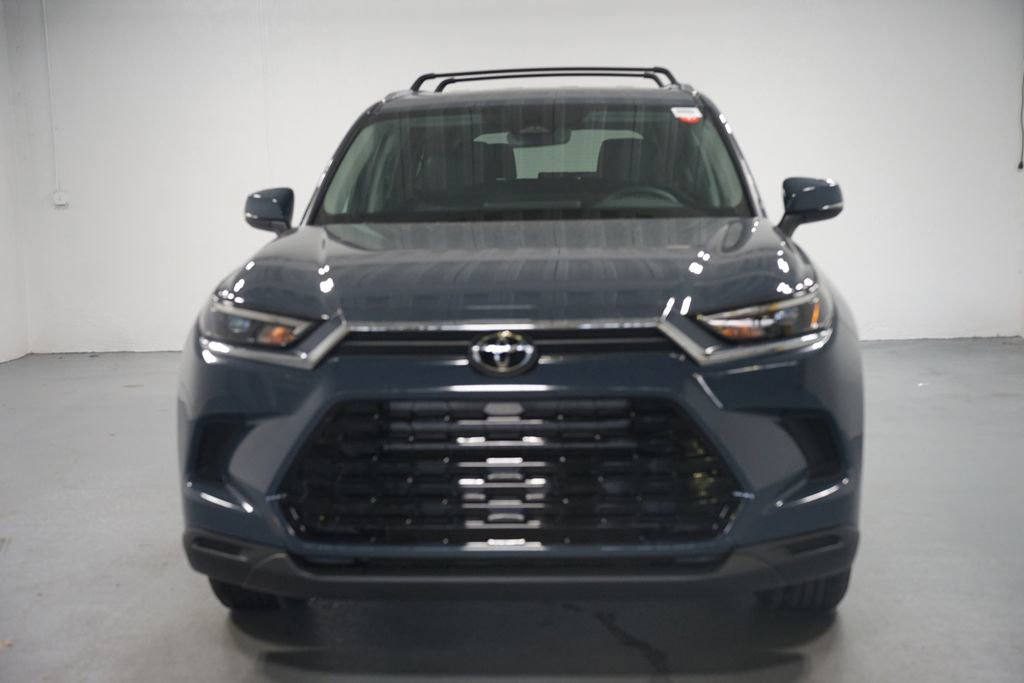 2026 Toyota Grand Highlander XLE photo 2