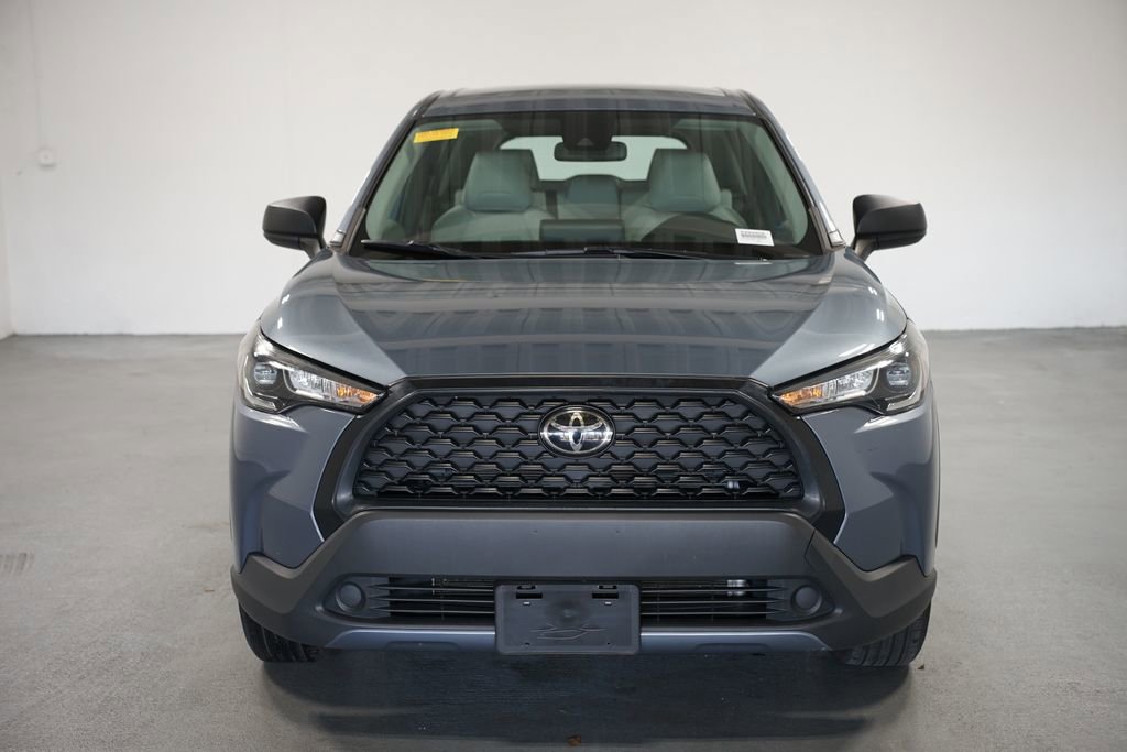 2022 Toyota Corolla Cross L photo 2