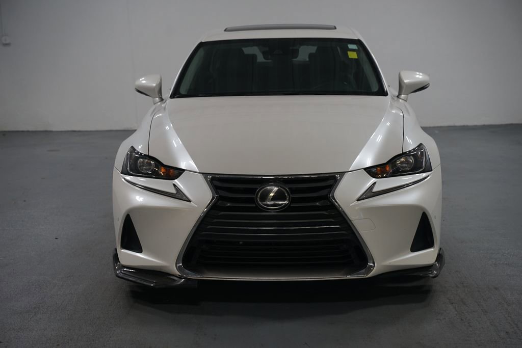 2017 Lexus IS 200t photo 2