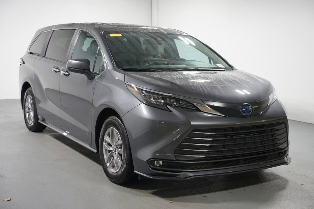 Used 2025 Toyota Sienna XLE Van Passenger Van
