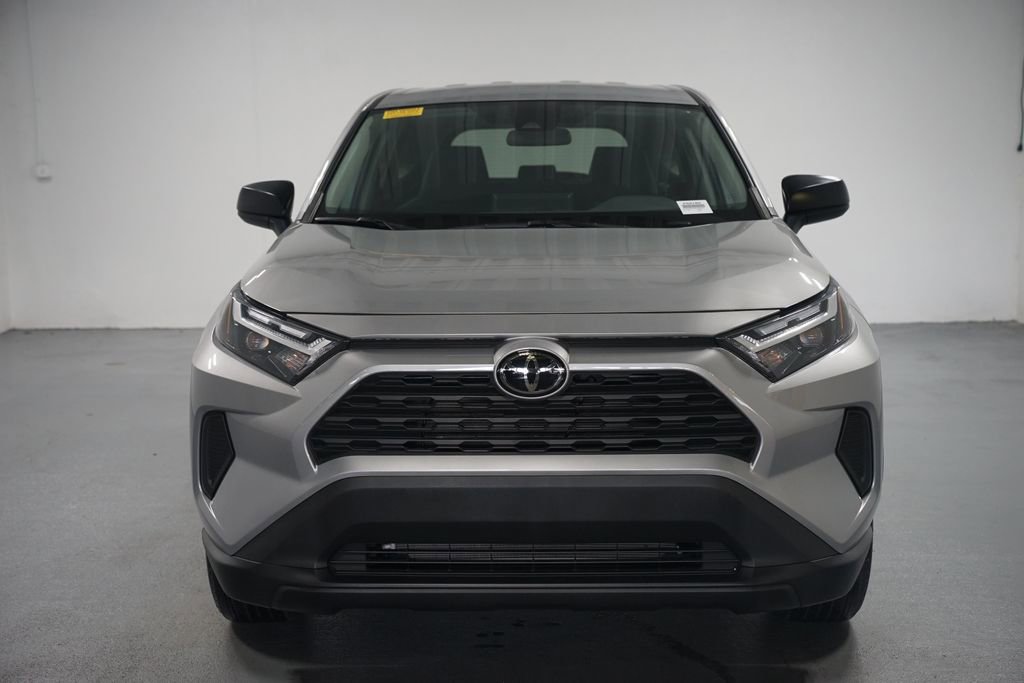 2023 Toyota RAV4 LE photo 2