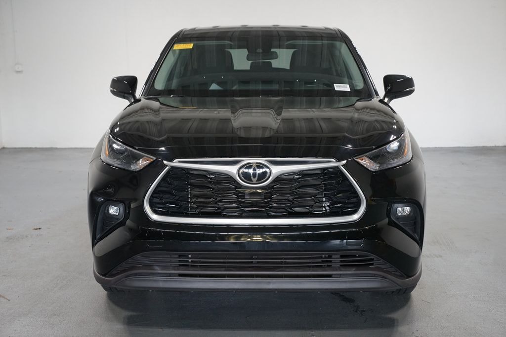 Used 2022 Toyota Highlander LE SUV