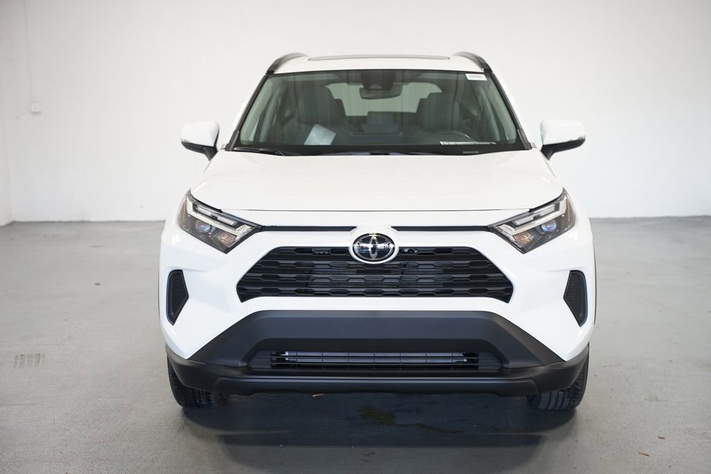 2025 Toyota RAV4 XLE photo 2
