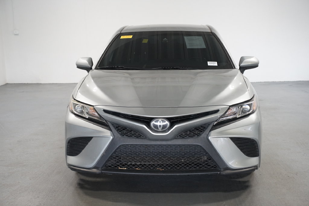 Used 2019 Toyota Camry SE Sedan