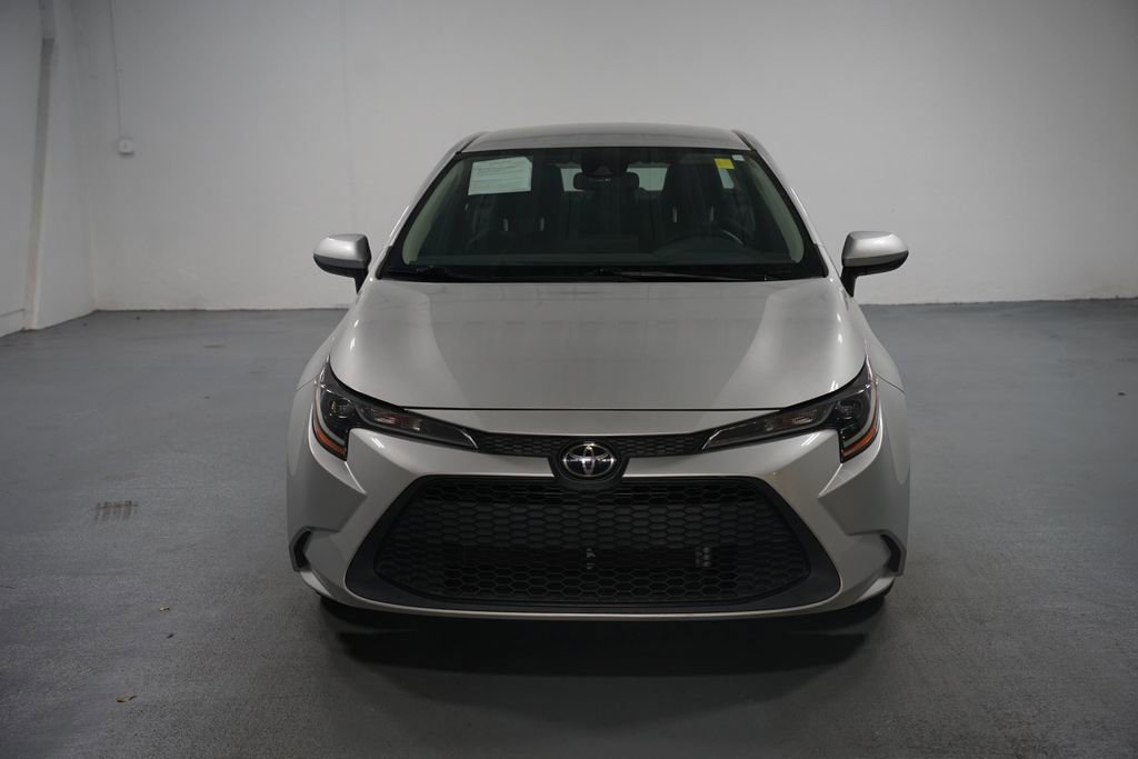 2022 Toyota Corolla LE photo 2
